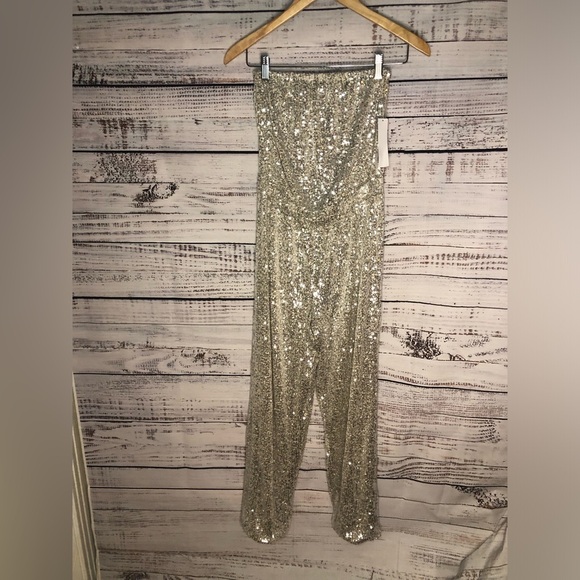 VENUS Silver Sequin Jumpsuit for Evening Glamour NWT Medium - Picture 10 of 16